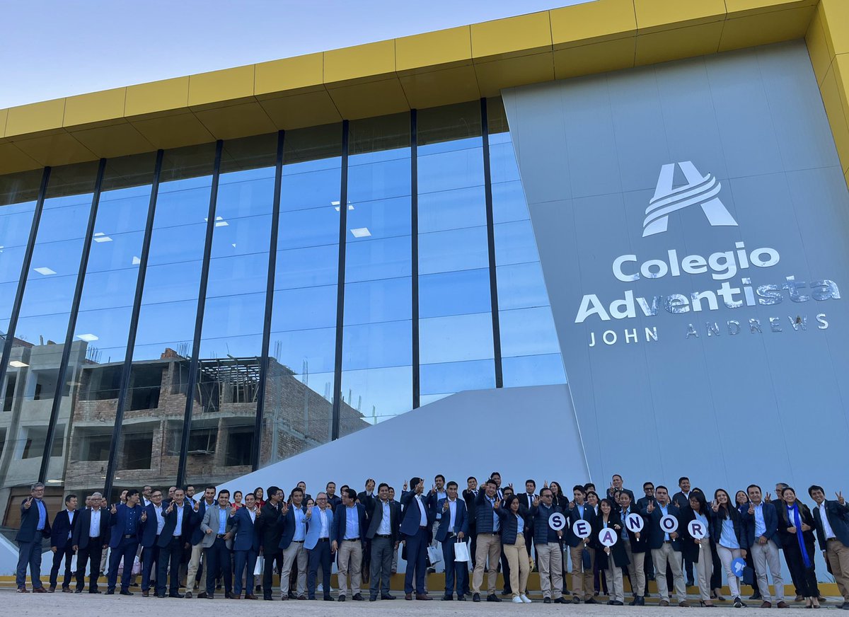 EducacionUPN's tweet photo. Los líderes de la Educación Adventista Norte🇵🇪 visitan al Colegio Adventista John Andrews -📍 Cajamarca. En el marco del #CADE2022 “Gestión de la Experiencia”. 🤓

#EducaciónAdventista https://t.co/QTz0q00iV1