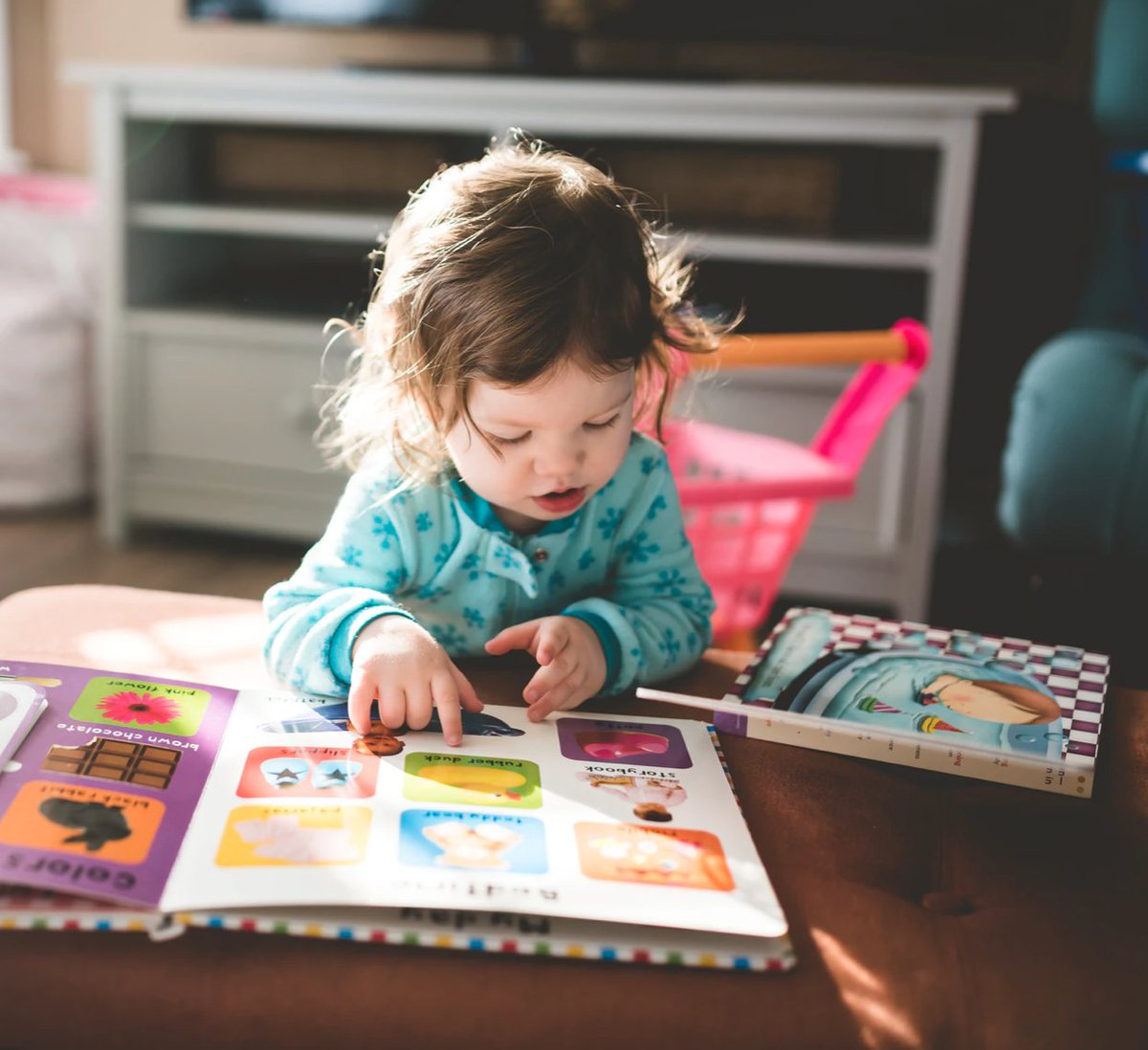 ChildWatchOS's tweet photo. Did you know that summer reading is one of the best ways to help children avoid the summer slide? 📚 

🌟 For more tips on summer learning fun, check out our latest blog: https://t.co/SOJa3fGUmO 

#summerlearning #education https://t.co/L0k5GeFroy