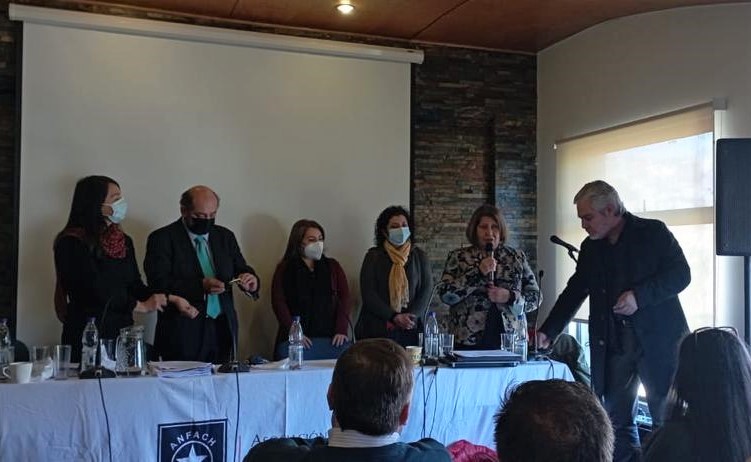 anefchile's tweet photo. 📸Una delegación del Directorio Nacional de #ANEF entregó hoy, en Valparaíso, un saludo a la Asamblea de #ANFACH. Además, se proyectaron los principales desafíos de la Agrupación para este periodo. https://t.co/WhtKwokaNK