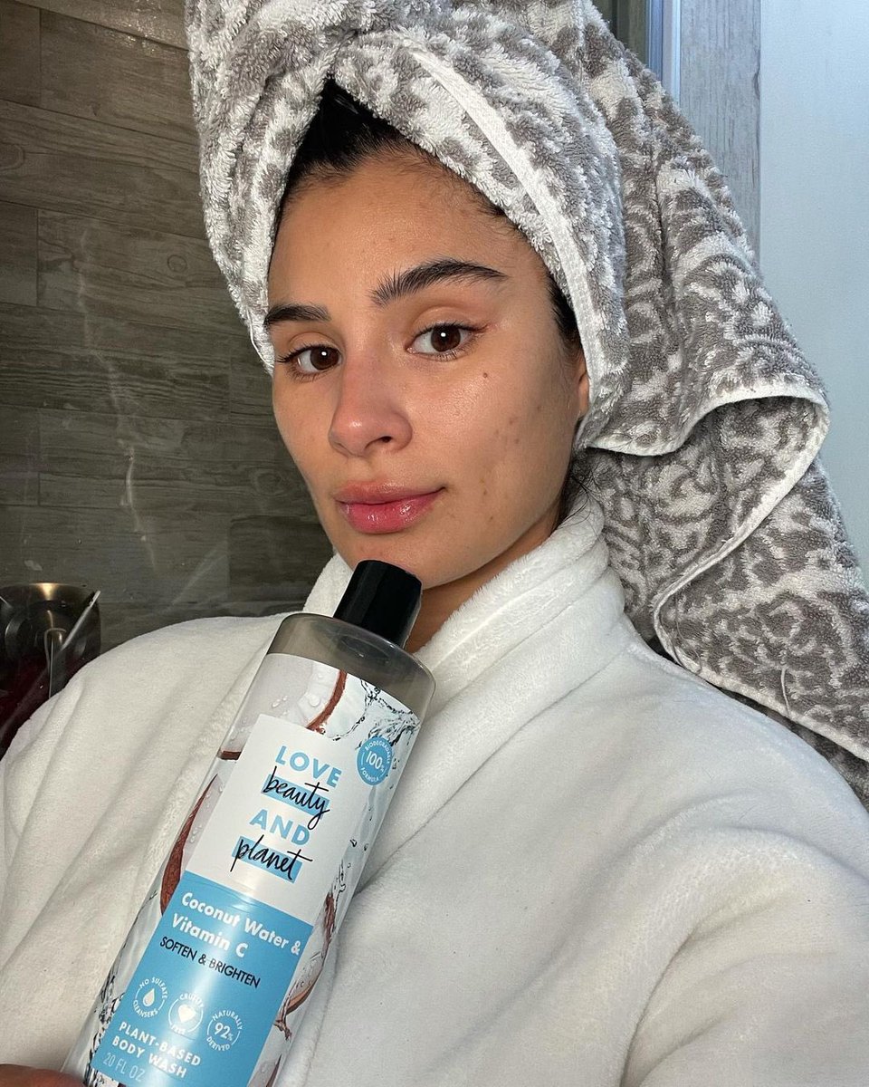 nobody makes shower time look more beautiful than #LBPPartner @dianexguerrero 🛀 
 
the exhilarating coconut scent and skin-loving ingredients in our Coconut Water &amp; Vitamin C Body Wash leaves skin feeling soft and smooth, plus it’s made with a 100% biodegradable formula 💧 🥥
