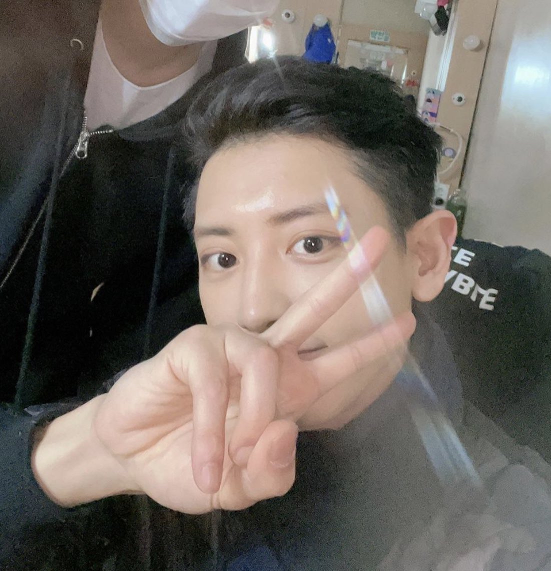 yeolmeissa's tweet photo. The pushed back hair of soldier Chanyeol >>>>>>>> https://t.co/MyNvSZIImC