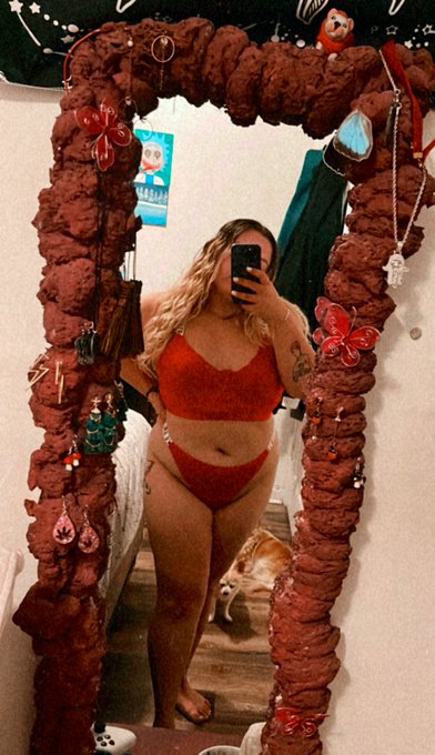 Need to do a video in this outfit ❤️😏https://t.co/sRTReuQQx2 https://t.co/KYDV2oBpq9<a href="/tag/nsfw"class="tags"><span>#nsfw</span></a><a href="/tag/420friendly"class="tags"><span>#420friendly</span></a>