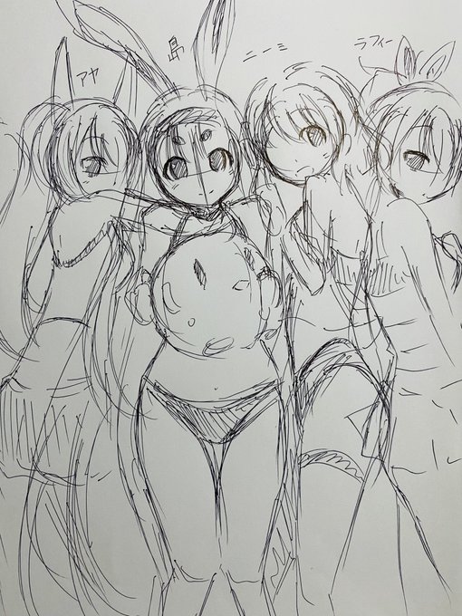 おはアズです。
裏表紙ラフ案。なんかこんな感じの集合イラとかいいなーとわくわくのみで描いている、、
てかまだラフ案って大丈夫か??汗
#アズレン 