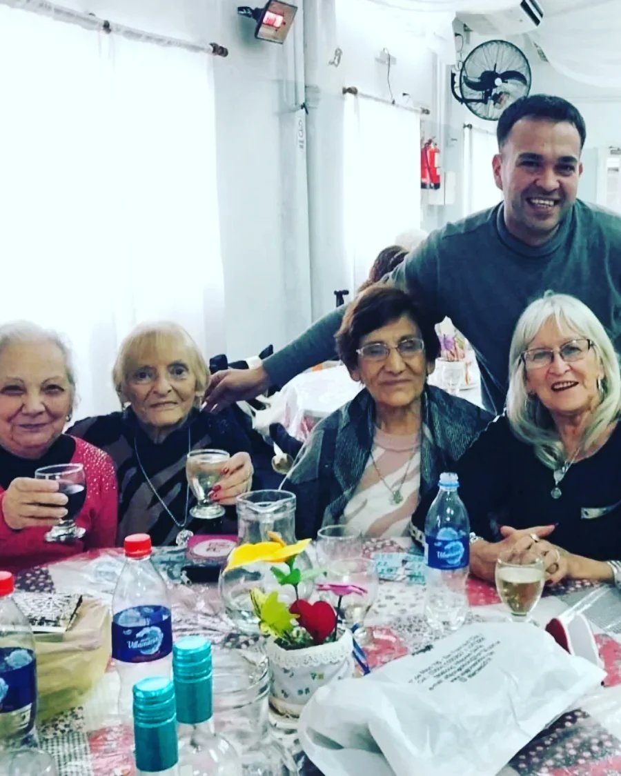 fernandotrigo3f's tweet photo. CELEBRANDO LA VIDA 🧓🏾❤️👴🏻

Este fin de semana me invitaron al almuerzo del Centro de Jubilados "TIMSA" , donde decidieron festejar para celebrar la vida, nada más importante que compartir momentos de felicidad con nuestros mayores. https://t.co/kaS9XlqxDG