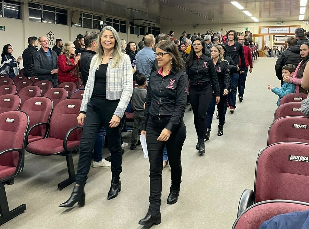 ulbracds's tweet photo. Culto de Formatura da ULBRA Cachoeira do Sul, conduzido pelo capelão Adalberto Gross, com a participação especial da Banda Rede Seth da Igreja Embaixadores de Cristo e a entrega virtual das togas aos formandos pela diretora Adriana Porto. https://t.co/8t573EK60s https://t.co/m46nZH1q3w