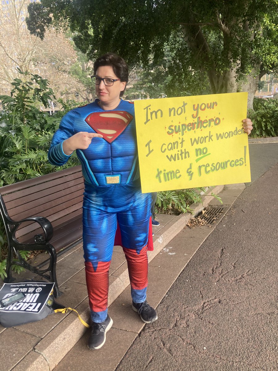 Early entry for sign of the day (and costume) #morethanthanks #hearourvoice <a href="/TeachersFed/">Teachers Federation</a> <a href="/IEUNSWACT/">IEU NSW/ACT</a>