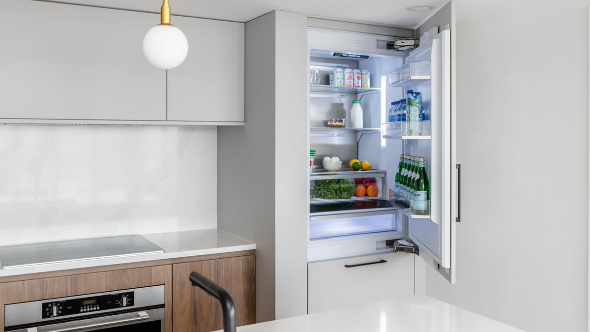 Behind every great design is a great story. Join us for Part 2 of tech YouTube star Justin Tse's design journey of his ultra-modern Victoria, BC condo featuring a full suite of Fulgor Milano appliances. Read more about it on our blog: bit.ly/3m18rvz