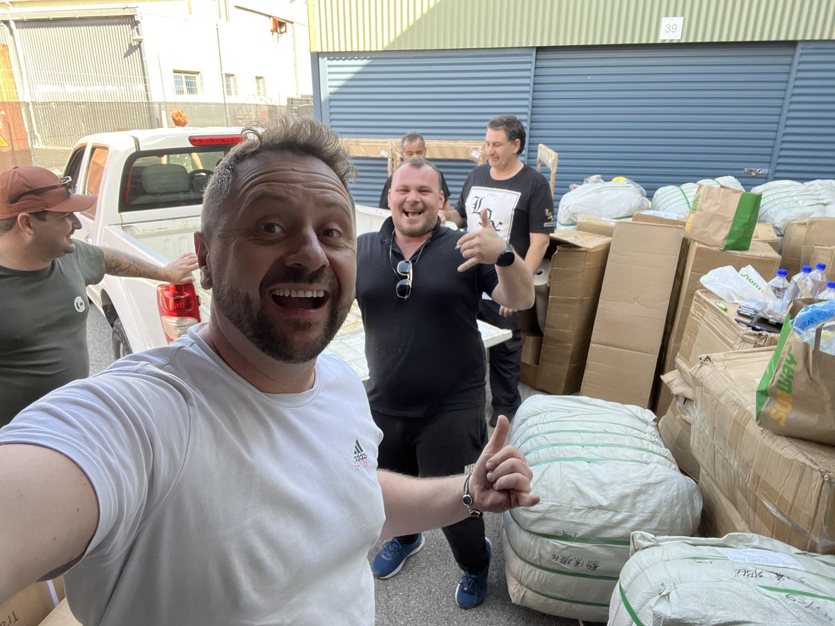 Life is better when you have frens around.