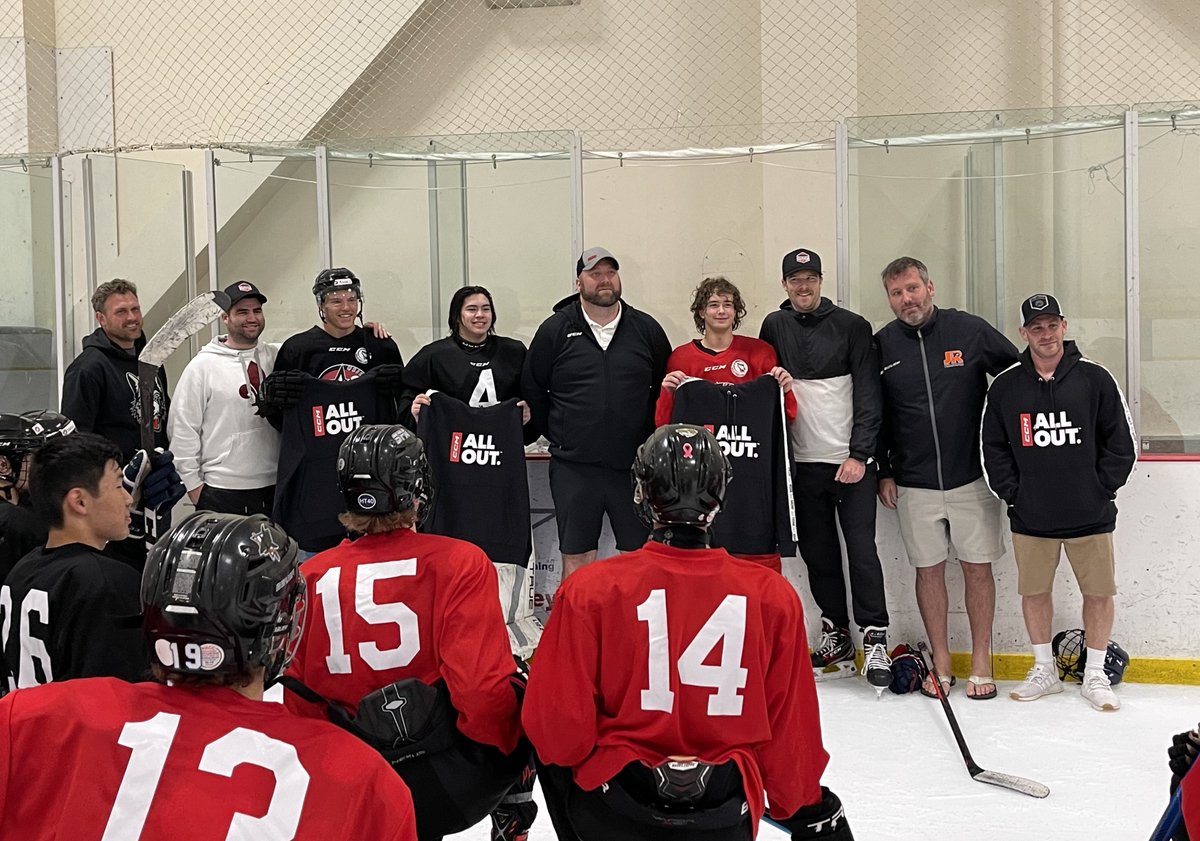 Congrats the Week 1 CCM Hockey Players of the Week:
Top FW - Dylan Anderson, Washington Little Caps AAA
Top D - Bode Ensign, NM Ice Wolves AA
Top G - Nick Perry, LA Jr. Kings AAA