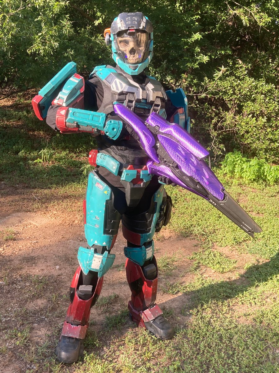 NerdForgeDesign's tweet photo. Pre-con suit up and gear check.
Everything looks good to go! https://t.co/snkwE8Cdvu