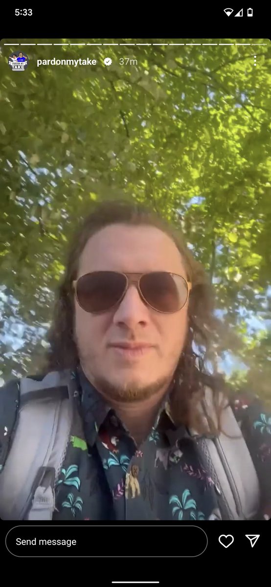 justapng's tweet photo. @PardonMyMeme @PFTCommenter @BarstoolBigCat Elvis forgot his soup on his way to a bike rally. https://t.co/wFMGFvlCWR