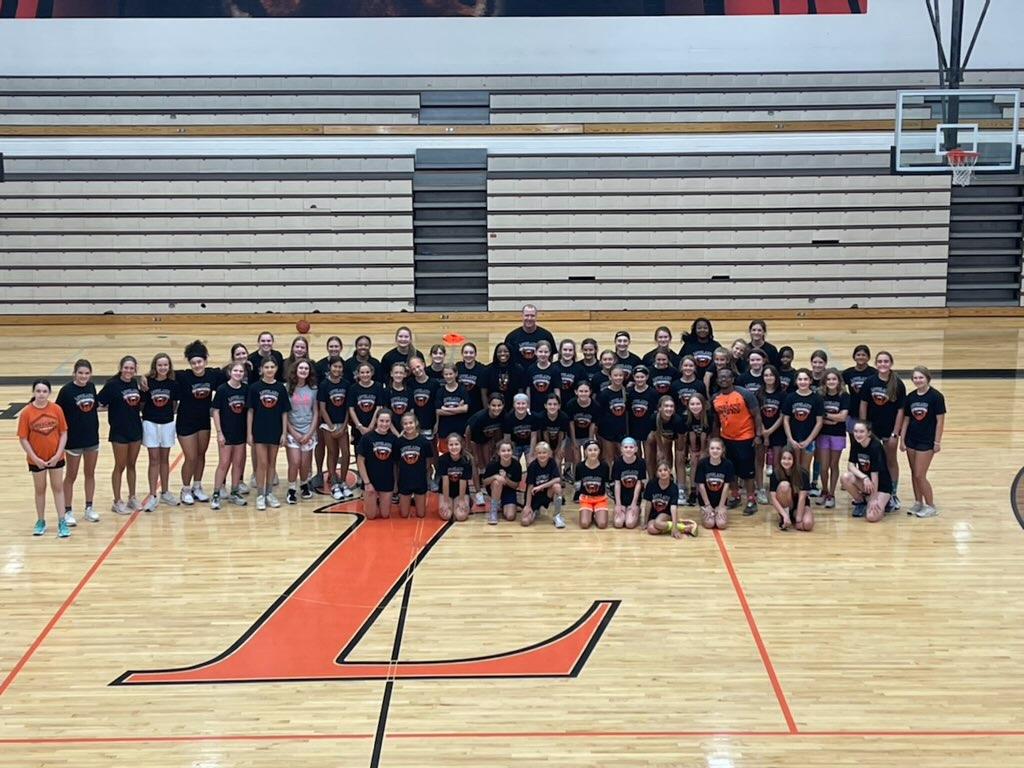 Darnell Parker (@coachdparker) on Twitter photo Tiger Cubs!! What a fantastic week of camp! Over 130 campers and player coaches had fun and got better!! Awesome to see how much Basketball is Loved in Loveland! Special shout out to <a href="/bradley_early/">Bradley early</a> <a href="/Cubanb50/">Keith Braswell</a> for bringing max energy...Go ahead and take tomorrow off 🤣 #OurWay Tiger Cubs!! What a fantastic week of camp! Over 130 campers and player coaches had fun and got better!! Awesome to see how much Basketball is Loved in Loveland! Special shout out to <a href="/bradley_early/">Bradley early</a> <a href="/Cubanb50/">Keith Braswell</a> for bringing max energy...Go ahead and take tomorrow off 🤣 #OurWay