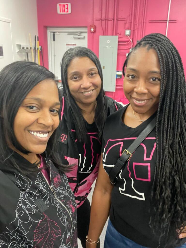 Another successful recruiting event! Shoutout to Erica #notwitterhandle for being committed to filling all the reqs for the district and Sidney #notwitterhandle for working the logistics every week! #districtMentality #werebuilding 💪🏽💪🏽💪🏽💪🏽#southwestsuburbs #WeAreHiring