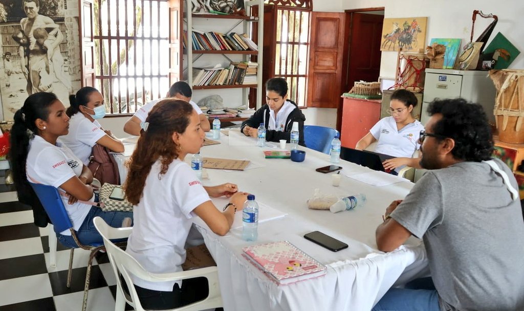 vlahebo's tweet image. Mucha emoción de acompañar el #CreaLab en #Sincé #Sucre. Mucha alegría de ver cómo las ideas y proyectos se hacen realidad.

Trabajamos con 100 chicas y chicos afectados por la pandemia a través de 5 laboratorios de creación + educación.

#InnovaciónEducativa