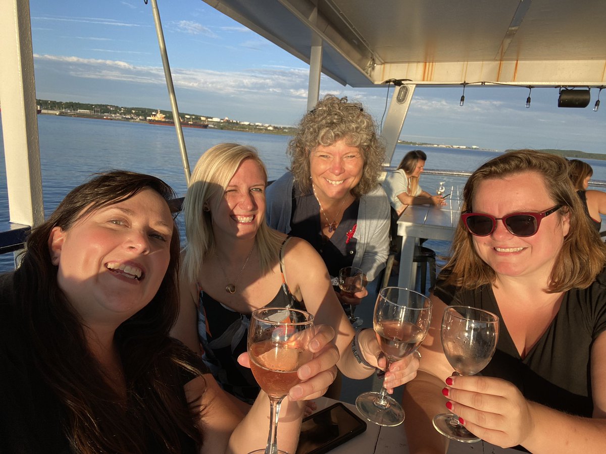 CailinONeil's tweet photo. Last night for the end of the #tmacyas conference we had a picnic on George’s Island in @hfxnovascotia it turned out to be a gorgeous night for it! ❤️❤️❤️ #visitnovascotia https://t.co/YJ6ivyEjKB
