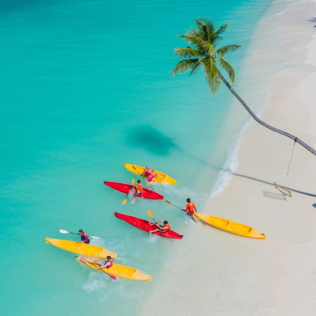 No better way to enjoy fun under the sun than to take a ride in the aqua lagoons in the Maldives.
.
#VisitMaldives #Meeruisland #SunnySideOfLife #MaldivesResort #WorldsLeadingDestination2021 #BeautifulDestination #мальдивы #马尔代夫 #몰디브 #モルディブ #المالديف #Maldivas