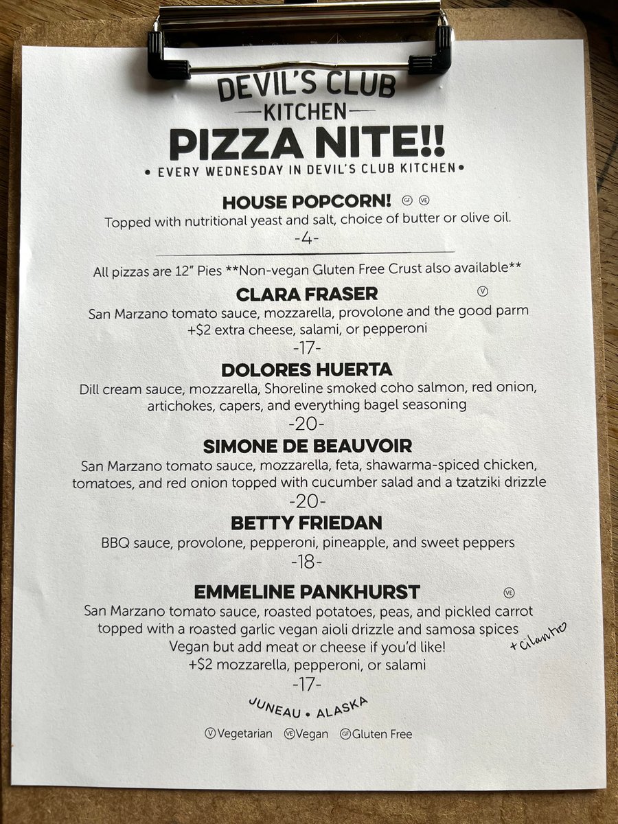 DevilsClubBeer's tweet photo. 🍕Pizza Nite!!🌙 
It’s beautiful day for some delicious pizza!
.
//🙋‍♀️SIMONE DE BEAUVOIR🔋/ San Marzano tomato sauce, mozzarella, feta, shawarma-spiced chicken, tomatoes, and red onion topped with cucumber salad and a tzatziki drizzle// https://t.co/Q71kwdUTue