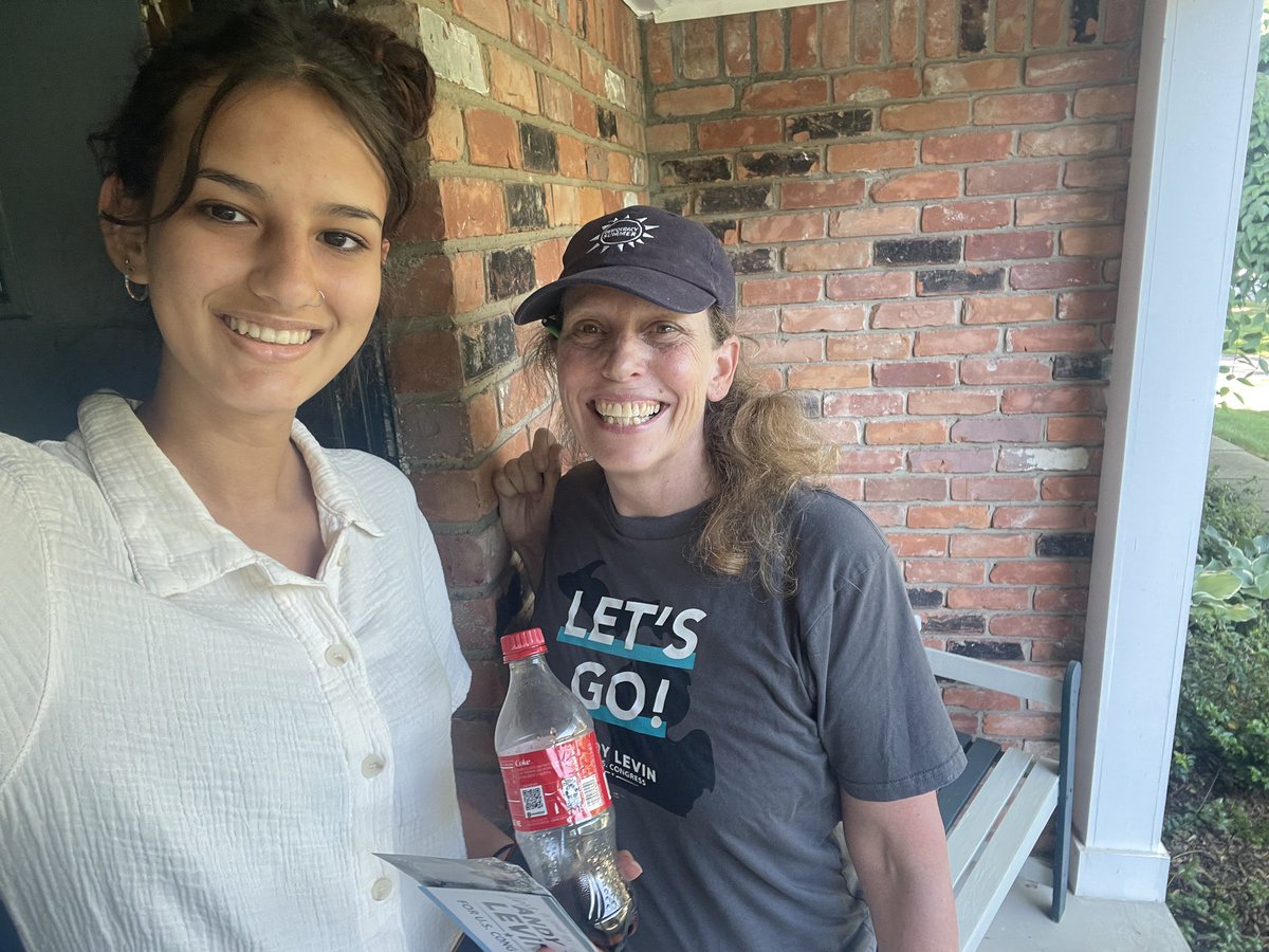 Andy_Levin's tweet photo. Mary just knocked on Manuela’s door, who told her “Whatever Bernie says…”
✅ One more member of #TeamLevin! #MI11 https://t.co/XYjXAH62Lk