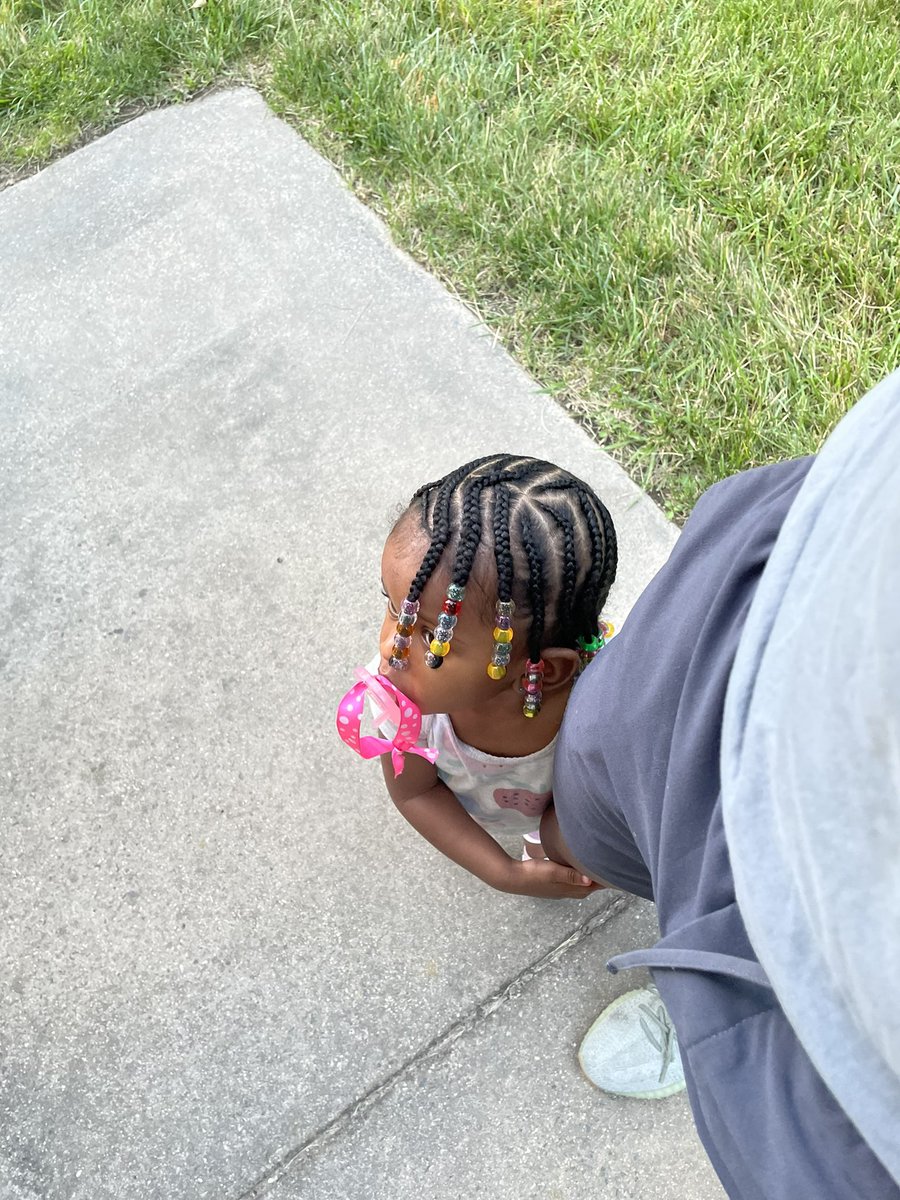 kryptomaniac99's tweet image. When your daughter thinks your leg is #saitamav2 and the #crypto market #HODL #HoldOnForDearLife