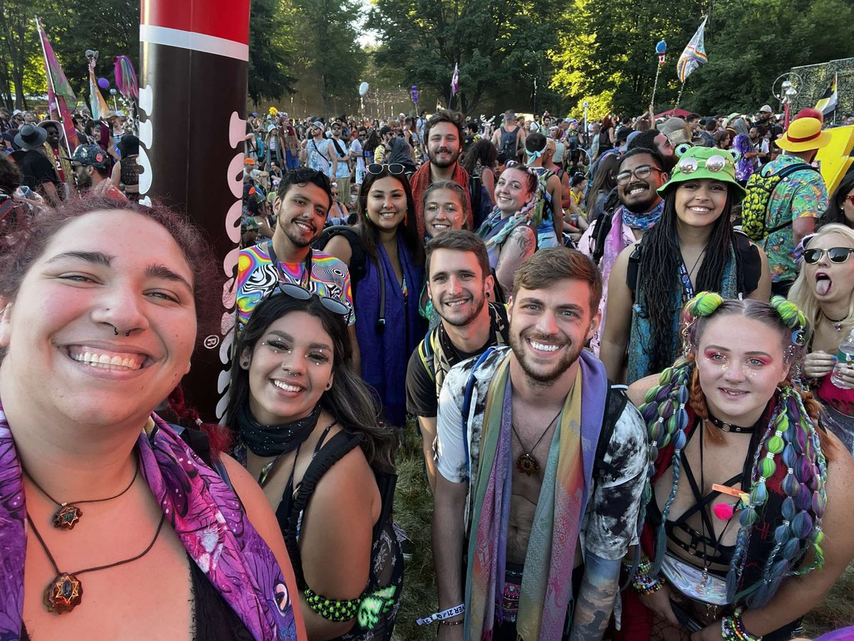 kiyleerenee's tweet photo. Truly couldn’t have asked for a better weekend 🥺 Electric Forest was a dream ✨✨ https://t.co/BvnjKmWv5m