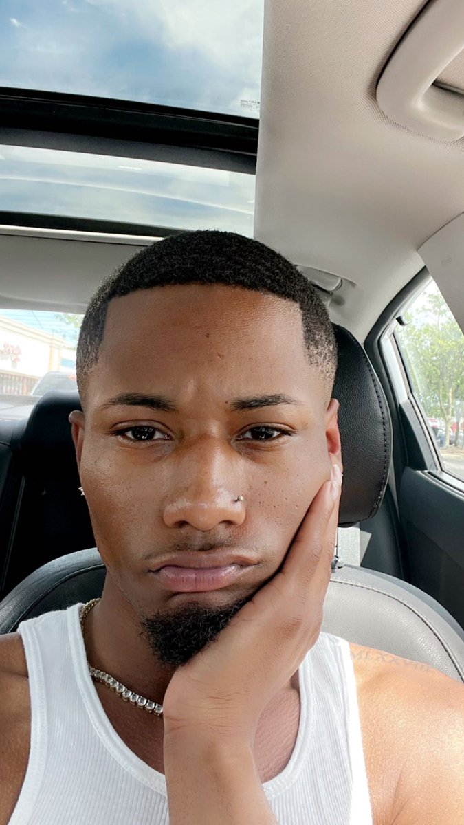 _KvngKae's tweet photo. It’s hot out 😓 https://t.co/fwwE8Y8CWp