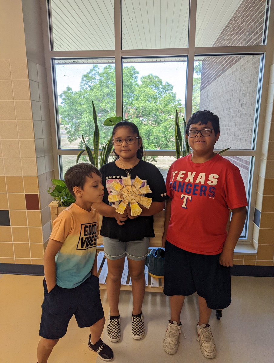 BrandyKaminski1's tweet photo. After many adjustments to our sketches and written instructions, we all ended up with working windmills! I loved doing this unit with 3rd grade PACE summer school student-led instruction takes a minute, but man, when they get it on their own, it's priceless.
#avcato #pacesummer https://t.co/0UKAzrIZfj