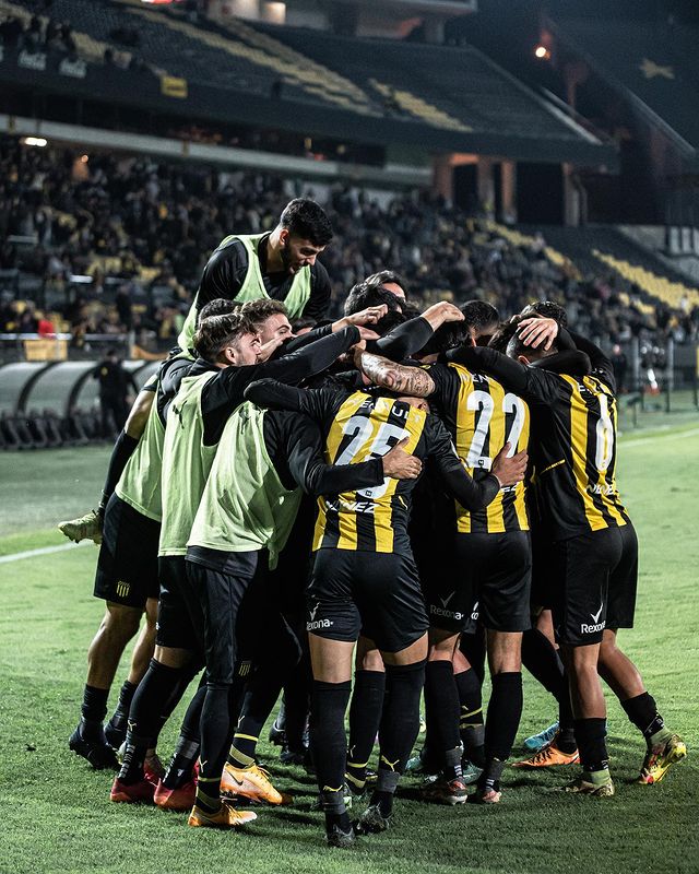 PRÓXIMO PARTIDO ⚽️🟡⚫
 🆚 <a href="/CAFenix_/">Centro Atlético Fénix</a>⚪🟣
🏆 Torneo Intermedio
📌 Fecha 3
🗓 Domingo 26/06
⌚️ 18:00 Horas 
🏟 Campeón del Siglo
📺 VTV Plus
👨🏻‍⚖️ Árbitro: Gustavo Tejera
🔎 VAR: Jonathan Fuentes - Diego Rivero