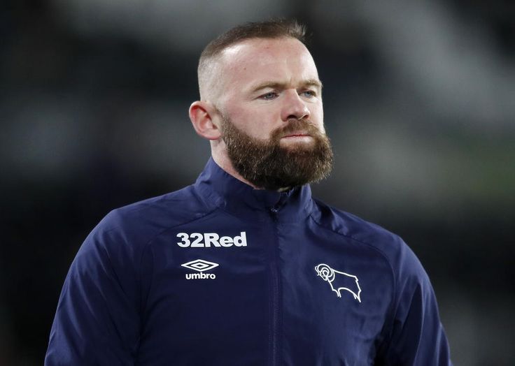 Derby County'nin eski futbolcusu ve teknik direktörü Wayne Rooney hakkında soruşturma açıldı. Rooney'nin mayıs ayında, ekonomik krizdeki kulüpteki oyuncu ve çalışanların maaşlarını (yaklaşık 1,8 milyon euro) gizlice ödediği iddia ediliyor. Soruşturmanın sebebi de bu.