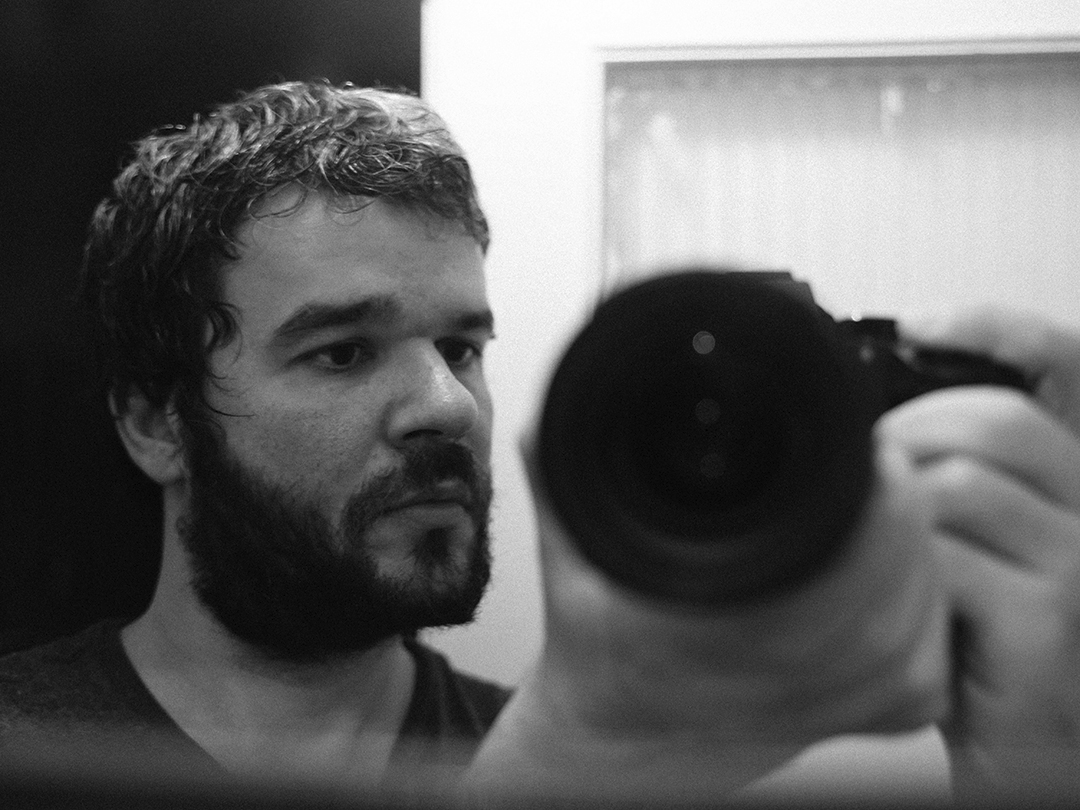 “The only thing I would hope for the movies I co-create is that the audience is moved by them.” - Christos Nikou

Read the #LandmarkExclusive from #ApplesFilm director #ChristosNikou and get tickets to see the film starting July 1 at #KendallSquareCinema: fal.cn/3pRDG