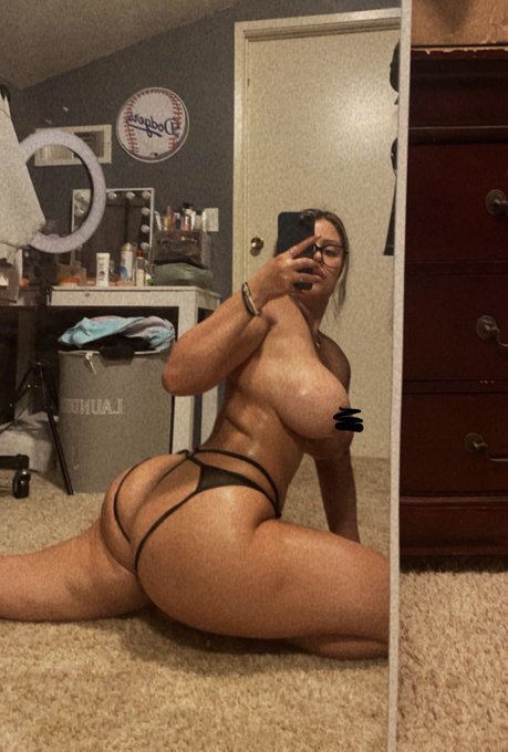 ass to thigh ratio has never been a problem https://t.co/WbtAN3Gxj4