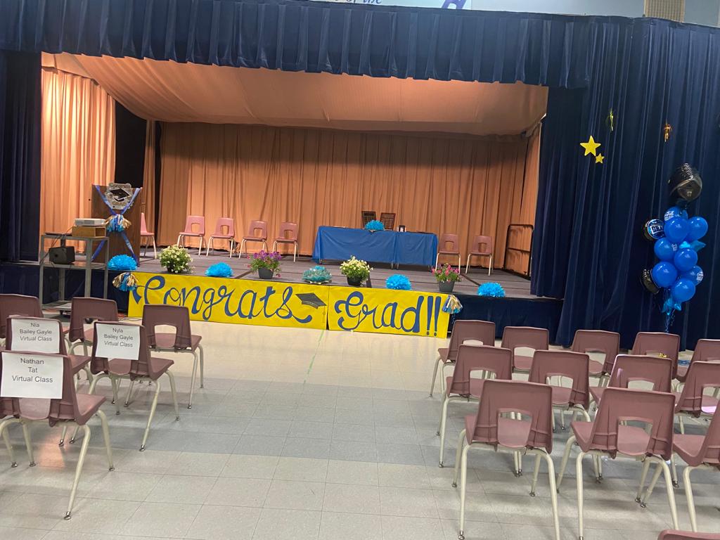 @brookhaven_ps @kwamelennon CONGRATULATIONS to our grade 5 graduates! Finally, we were able to have an in-person grad ceremony. Thanks to our wonderful students, amazing staff, and great parent community who worked tirelessly to make this day possible!😍