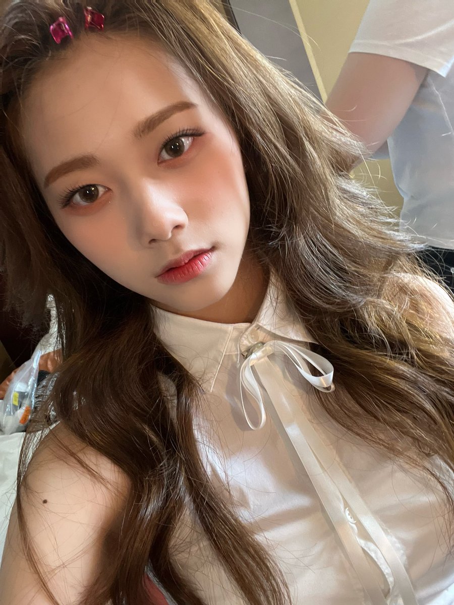 classystuff's tweet photo. [290622] 🦊📸

"maquiagem concluída 
antes e depois💄"

#CLASSy #클라씨
#WONJIMIN @M25_CLASSy https://t.co/CxYa78hDmz
