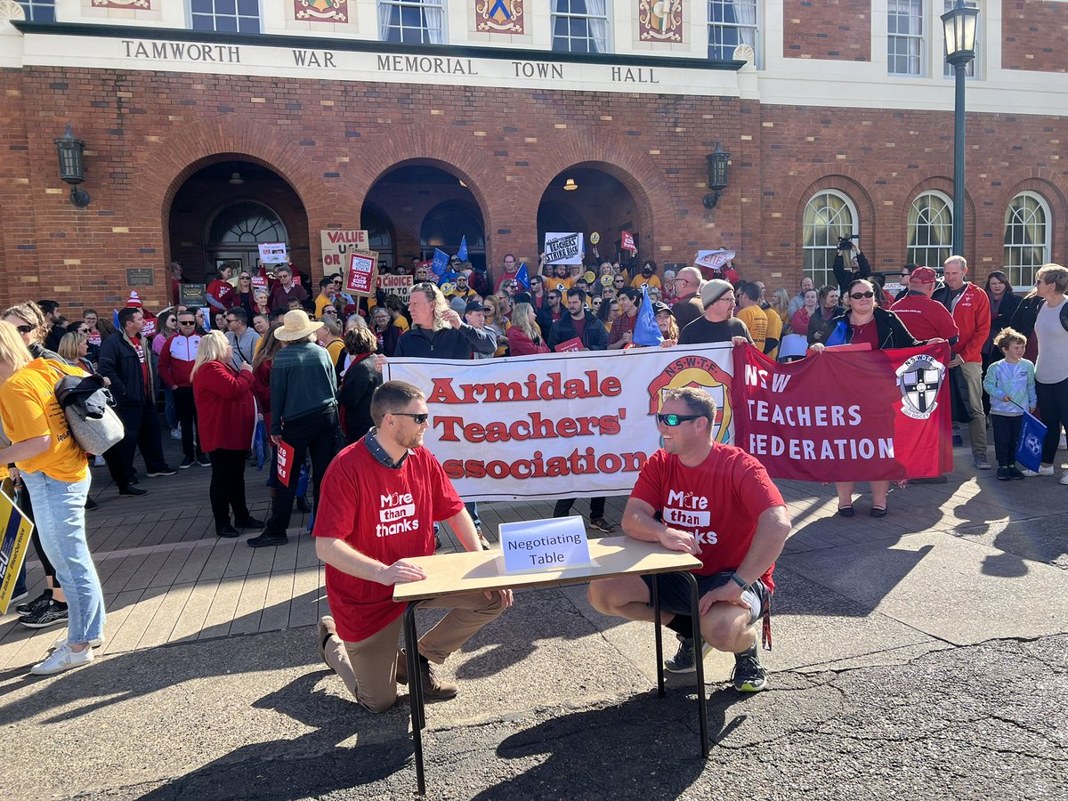 TessKelly_'s tweet photo. If the #NSW government is searching for the negotiating table, here it is in Tamworth #MoreThanThanks #HearOurVoice https://t.co/i3faPlwJxd