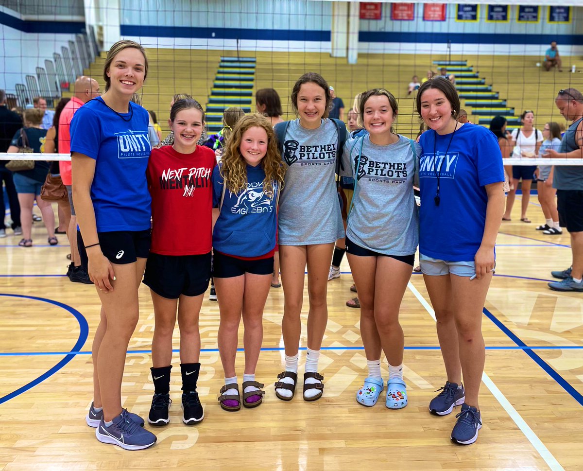 Panther_RedSlam's tweet photo. Last day of 3-day camp at @BethelIndiana for these 12-18 y/o w/NWHS grads and current @BUPilots ‼️
✨@CarolineMullet ✨@maddypayne2020 https://t.co/WfZTgUVU0l