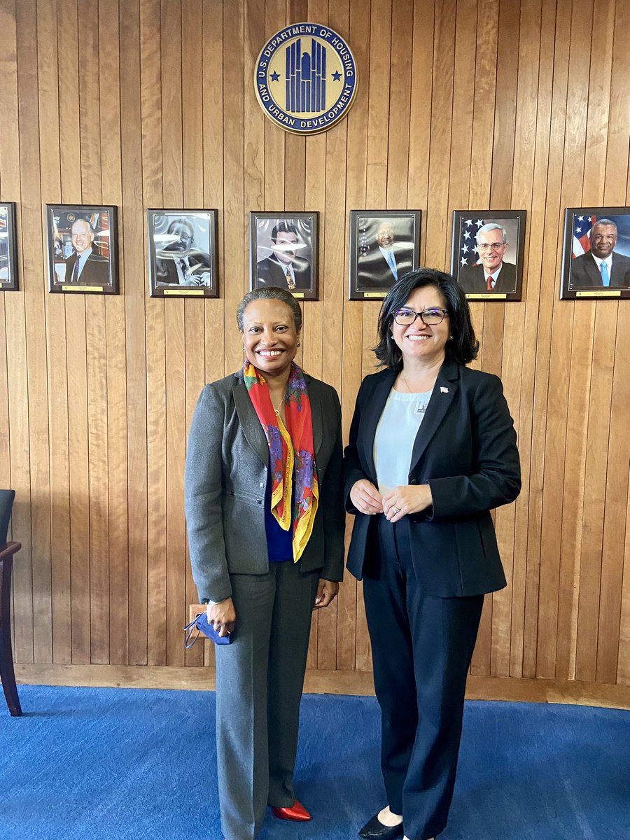 <a href="/CAbcsh/">CA Business, Consumer Services and Housing Agency</a> goes to Washington!  

Thank you <a href="/WhiteHouse/">The White House</a>, <a href="/USTreasury/">Treasury Department</a> <a href="/TreasuryDepSec/">Treasury Deputy Secretary</a>, <a href="/HUDgov/">Department of Housing and Urban Development</a> <a href="/DepSecTodman/">The Honorable Adrianne Todman</a>, @OMBpress, <a href="/USICH/">University of Lugano</a> <a href="/naehomelessness/">End Homelessness</a>, <a href="/CLPHA/">CLPHA</a>, <a href="/SenFeinstein/">Senator Dianne Feinstein</a> office for the strong partnership w/ CA to keep families housed, accelerate housing supply &amp; address homelessness.