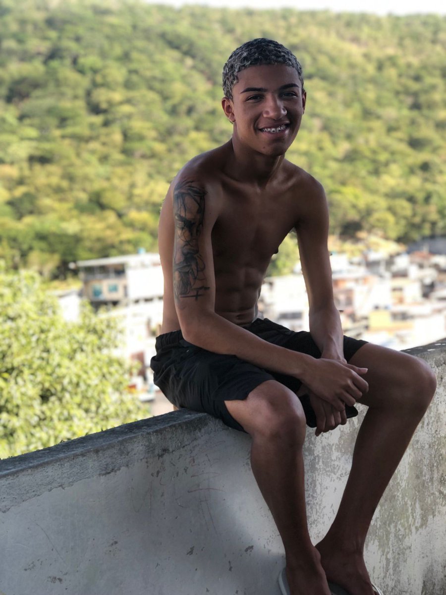 russo557's tweet photo. vivendo avançando 🚆🥋 https://t.co/lBPHQGrs3H