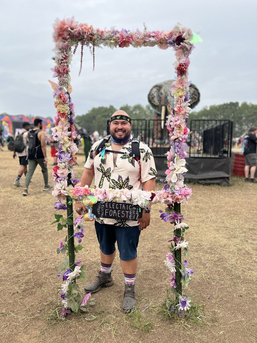 wimpymomdiary's tweet photo. Made this one my new phone background 😍😛 #ravedad https://t.co/NoKWwa75gG