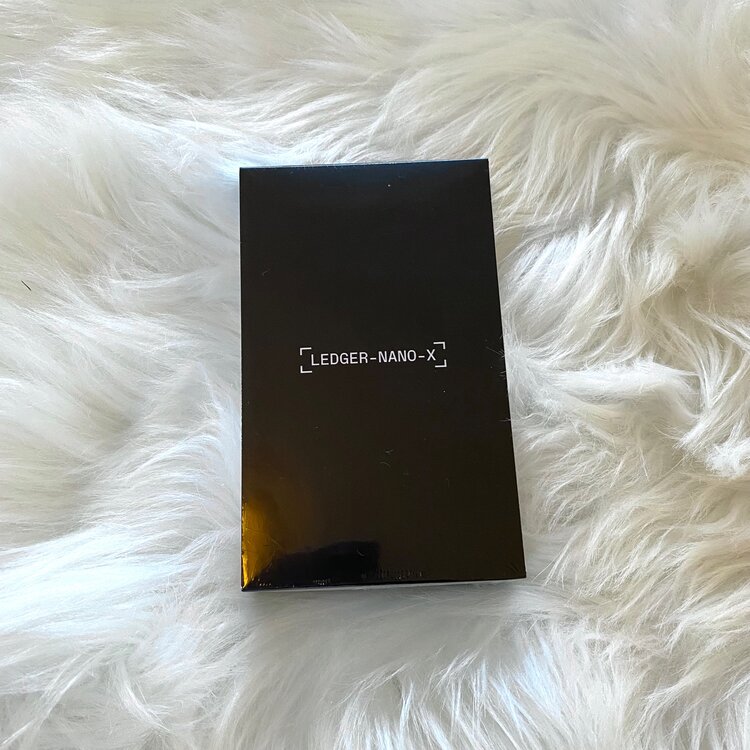 RyoshisVisionRV's tweet photo. New raffle on @RyoshiLabs!
Win a New and unopened Ledger Nano X + 1 Billion Ryoshi + 1/1 The Chosen One NFT only 300 tickets at .01 ETH 
Link 👉https://t.co/KVQpa2Nf7J 👈
#RyoshisVision #RyoshiLabs #Raffle https://t.co/T47hh5GZM7