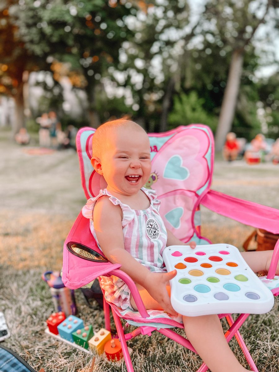 Miss_DeBoer's tweet photo. Another summer update ☀️. Having the best time with my favorite little gal ♥️ 😎 https://t.co/Fk4Yd2N9NJ