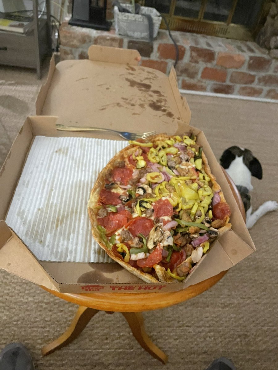 spiggysmalls's tweet photo. @pizzahut loving the energy y’all bring when it comes to making and delivering a product! Very respectable!!! I can see why you charge top dollar. https://t.co/MFHbtSowVd