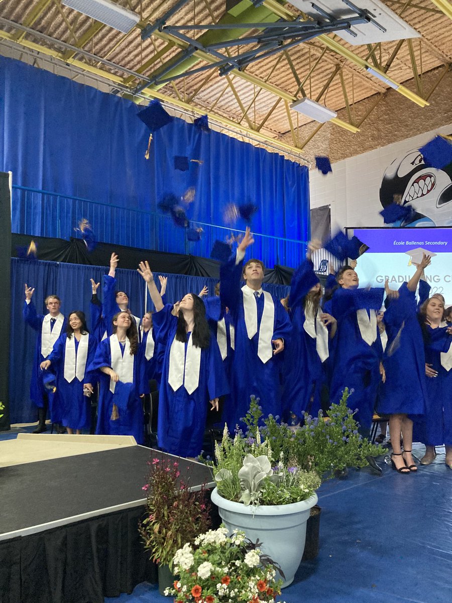 PeterJory's tweet photo. Congrats to #Grad2022 graduates ⁦@Ballenas5⁩ and ⁦@KwalikumSec⁩ for your hard work and success! We look forward to hearing how you do and what you do. #Yougotthis 👍 https://t.co/MtxepFUo1f