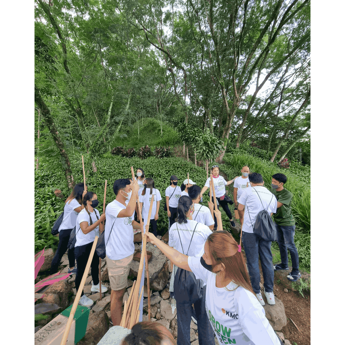 kmc_solutions's tweet photo. The #KMCCommunity held its annual 'Grow Green' #treeplanting activity at the Masungi Georeserve in Baras, Rizal last June 24 🌳

We thank everyone in the KMC community for their participation in this annual event to help achieve a healthier ecosystem for a better future. 🚀 https://t.co/hhTF3I7Bst