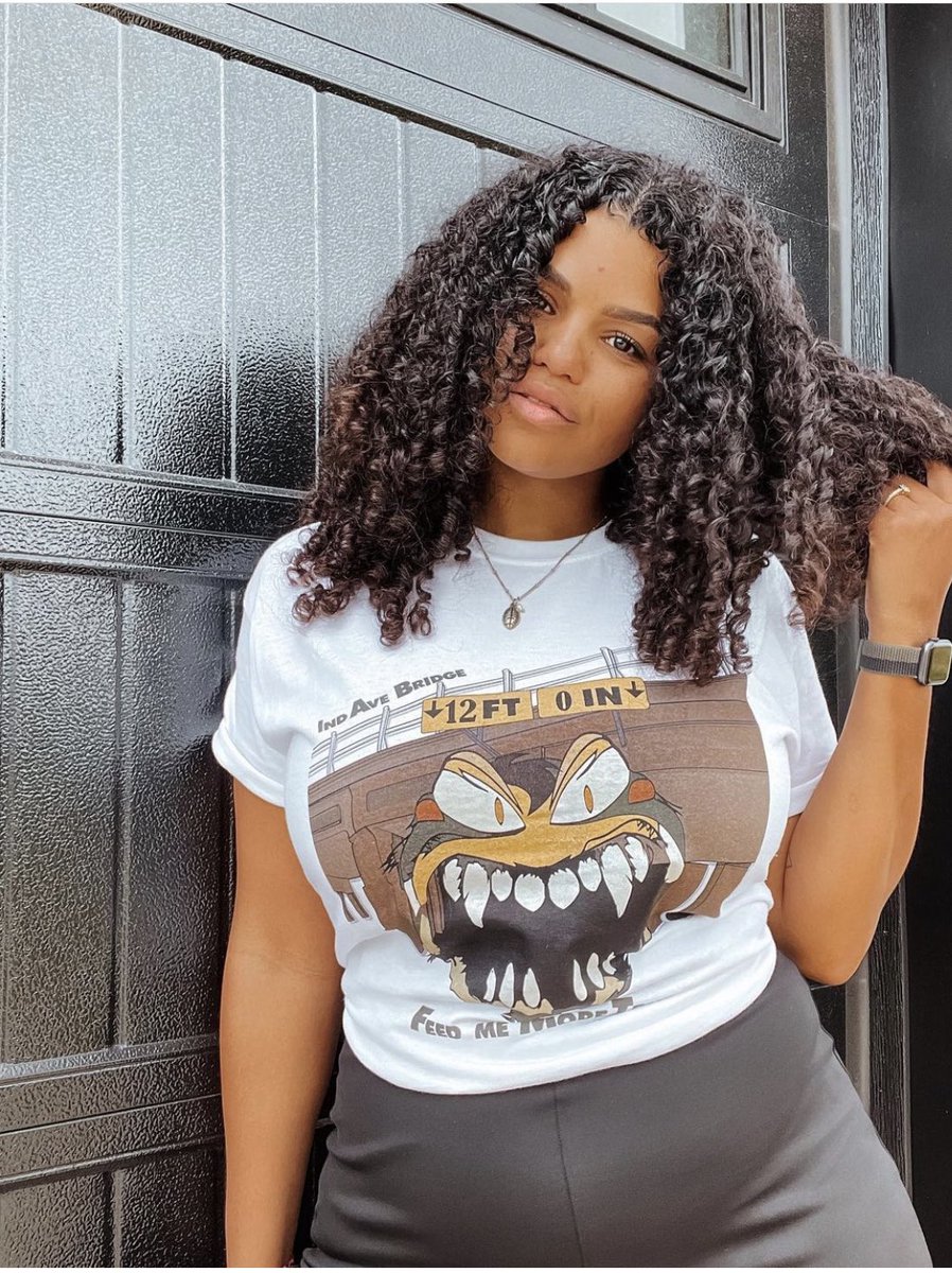 Juicetha68's tweet photo. Thank you @thekyliemanning for the shout out, I’m glad you like the #monsterbridge shirt…please check out https://t.co/yxuBcFusuw and grab you one. #kc #kcmo #kansascity #independencebridge #monsterbridge https://t.co/oeE2H4YlYI
