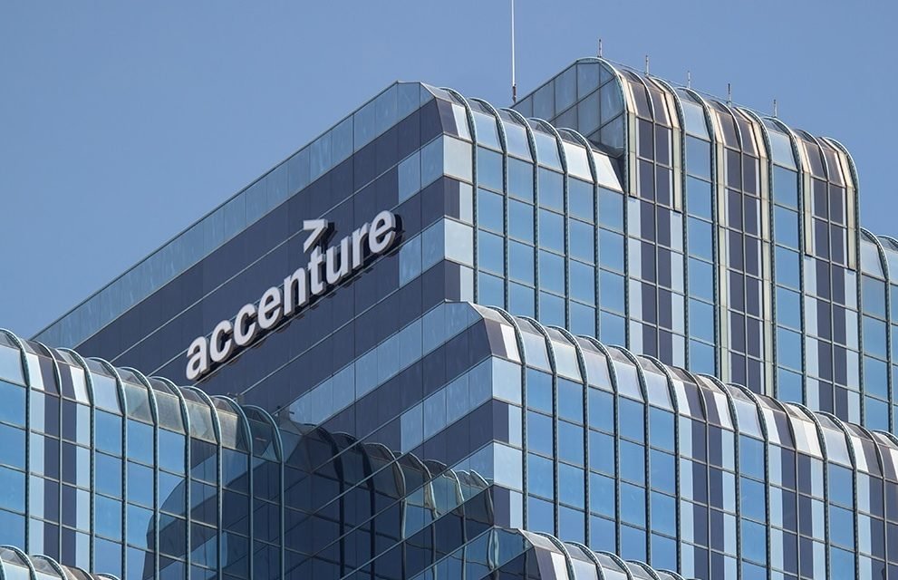 Accenture: Nearly a third of the 1,000+ largest listed European companies have set targets to achieve #NetZero by 2050, yet only 5% are on track to hit their own targets.

Have a more in-depth look at: lnkd.in/dbbp2ZtZ

#buildingminds #climategoals 
#climategoals