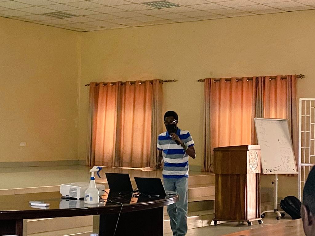 NAROBanana's tweet photo. #DataCollectionTraining
@JM_Tinda - "Researchers rely heavily on data to tell a true story (timely & truthful) and to solve problems. "
#data
#DataScience
#datacollection
#reportwriting https://t.co/xtfLFChMHt