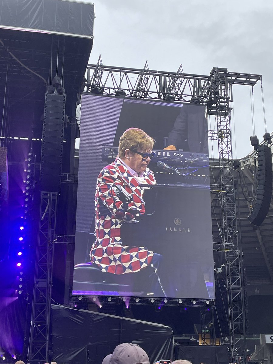 Sir Elton John, what can I say! Insane 👏🏼👌🏼