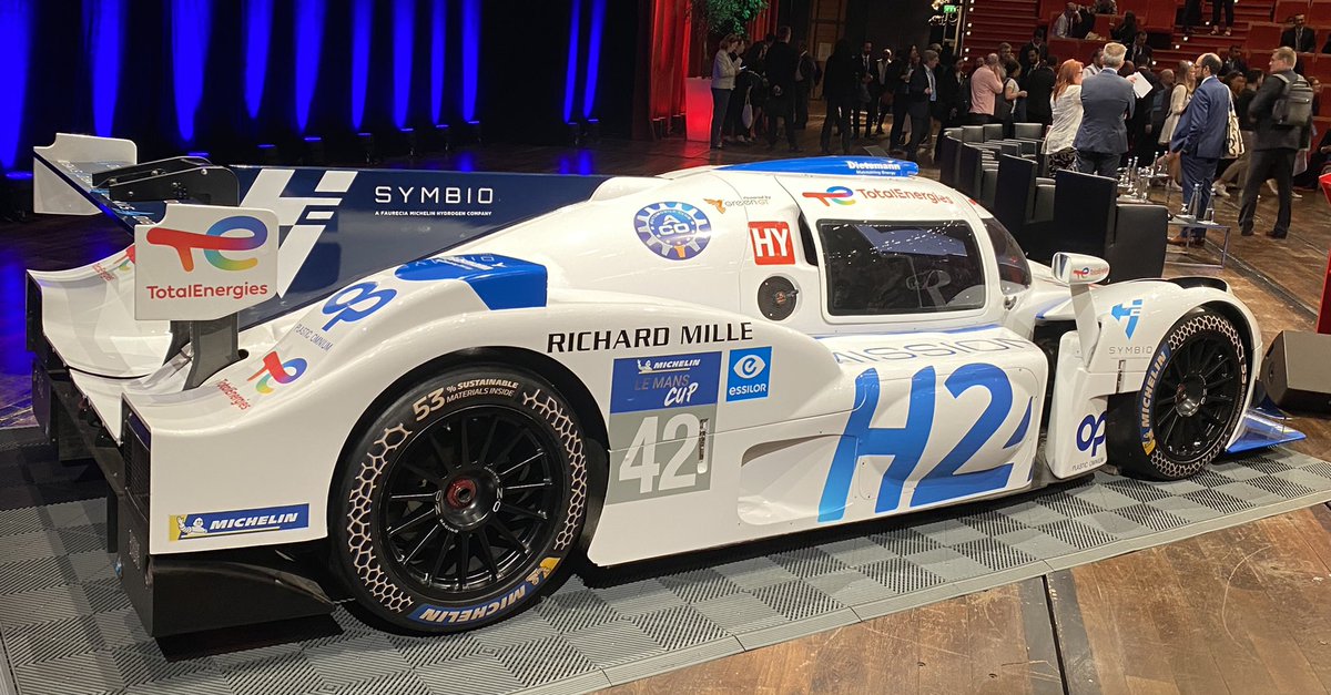 Hydrogen covers wide traveling speedrange: from hydrogen bike to hydrogen racingcar! #ConnectingEurope #NordicHydrogenCorridor #HydrogenSweden #CleanGreenTravel #MakeitH2appen