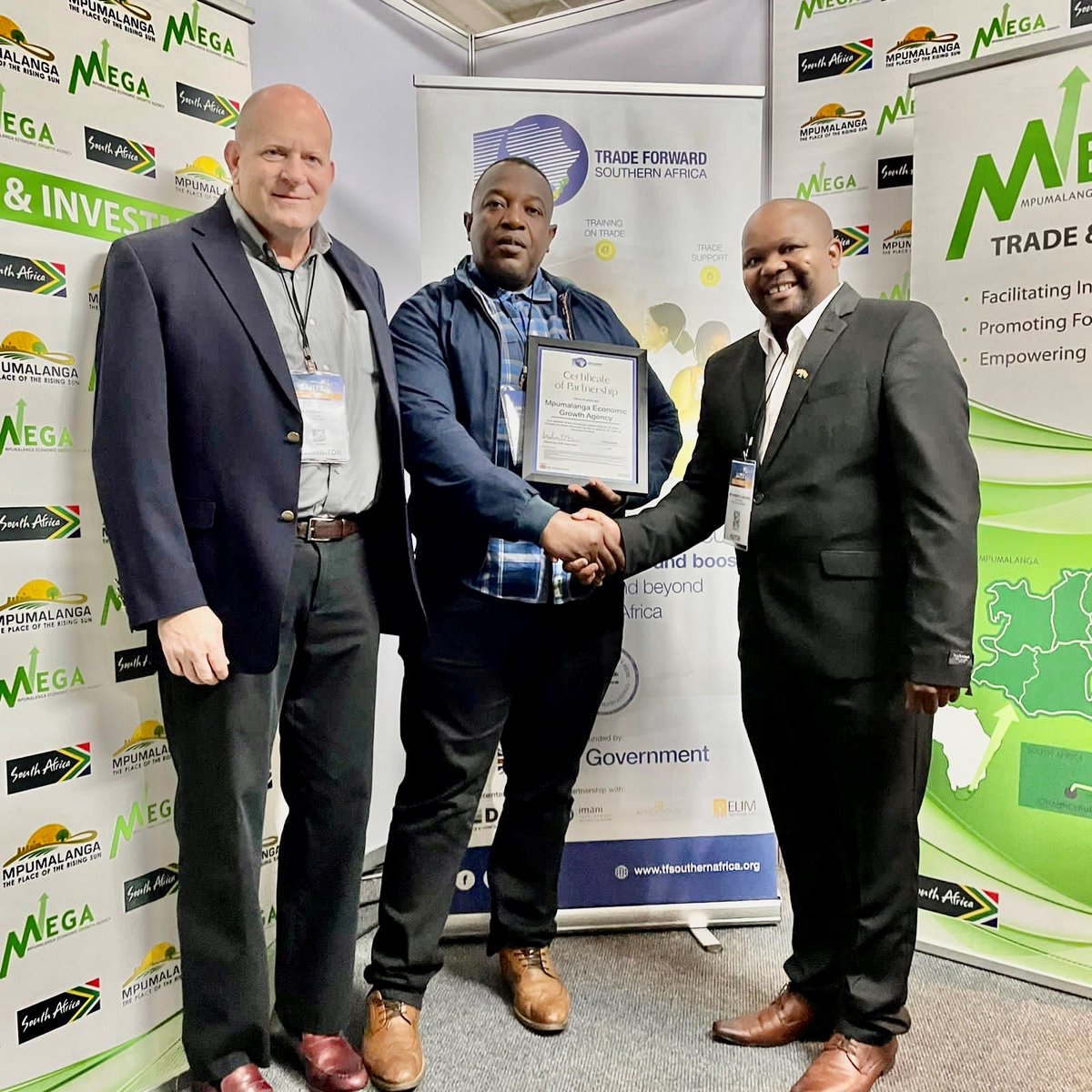 ukinsouthafrica's tweet photo. 🇬🇧 delighted to present at #SAITEX last week:
📈 exploring trade tools🔧showcasing 🇬🇧 support available for 🇿🇦 businesses @forwardtrade 🤝celebrating our new partnerships with business support organisations @fdc_za @NWPG_Dedect @MEGAMpumalanga https://t.co/actwQoIuOP
