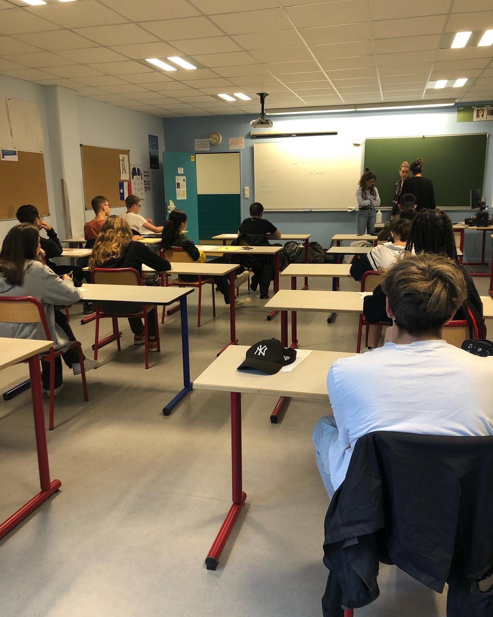 Collège des Bourgognes Chantilly tweet media