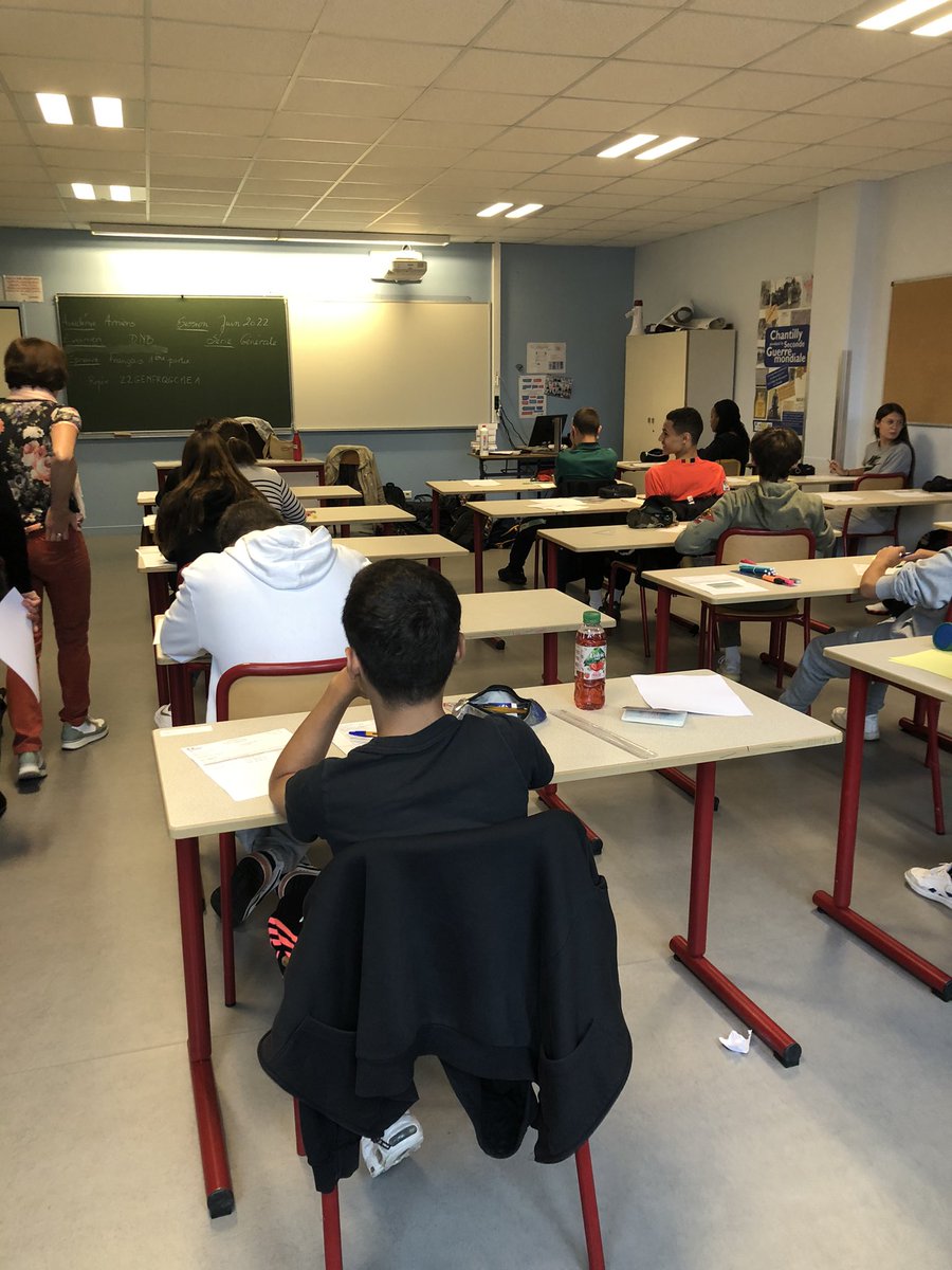 Collège des Bourgognes Chantilly tweet media